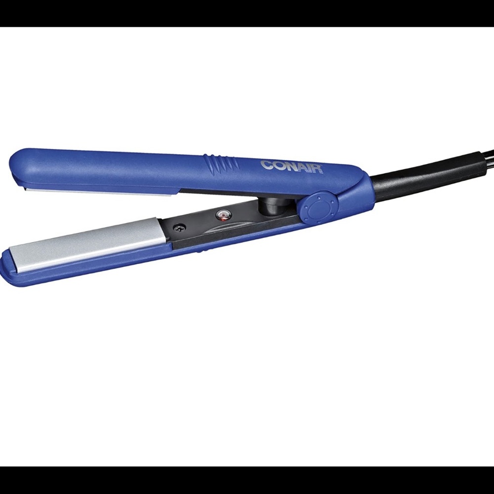 NWT Conair Mini Flat Iron 1/2”